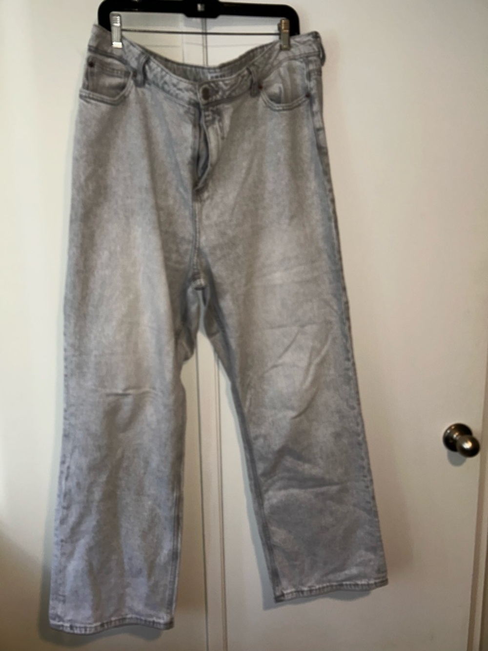 Primark Cares Light Gray Wash Women’s Wide Straight-Leg Jeans Size 16